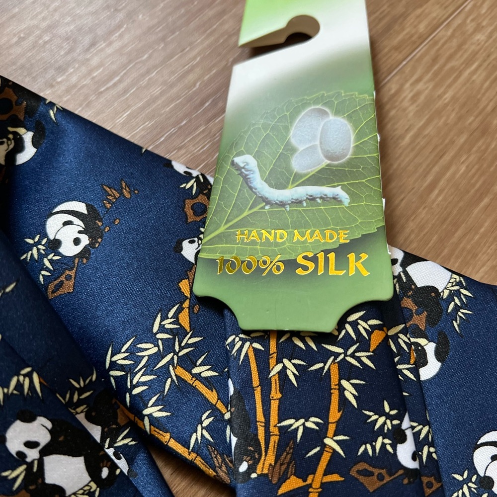 Handmade 100% Silk Men’s Necktie by Kai Long